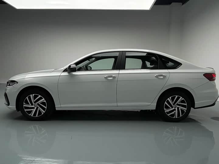 Фото 5 - Volkswagen Lavida