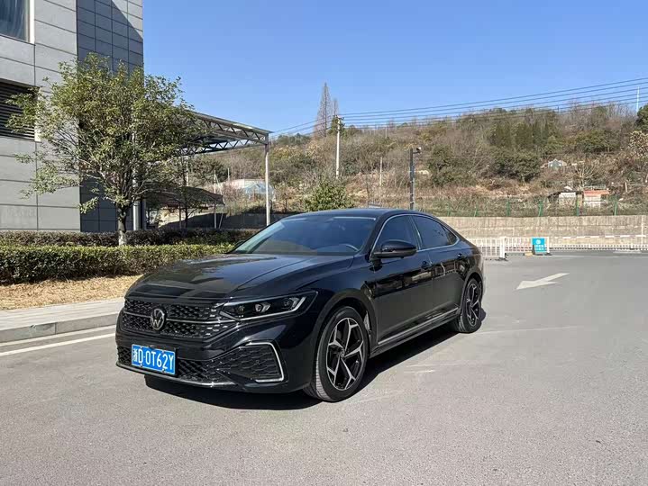 Фото 1 - Volkswagen Passat