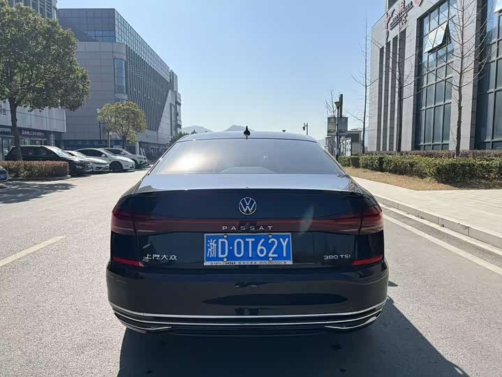 Фото 4 - Volkswagen Passat