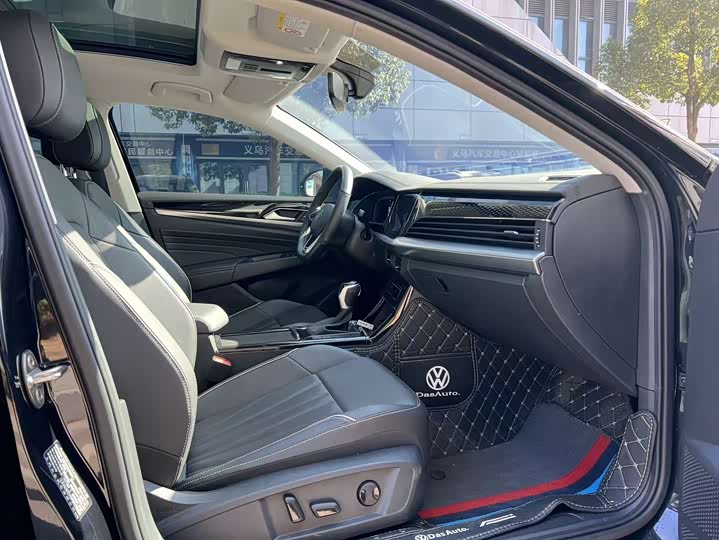 Фото 7 - Volkswagen Passat