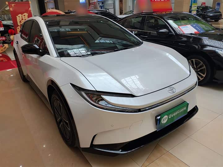 Фото 4 - Toyota bZ5