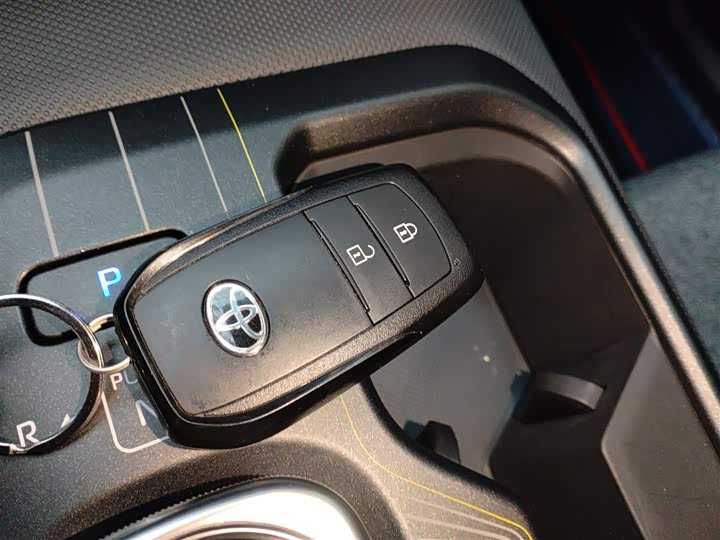 Фото 9 - Toyota bZ5