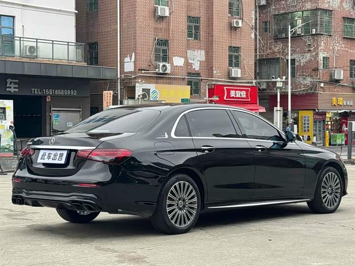 Фото 8 - Mercedes-Benz E-Class