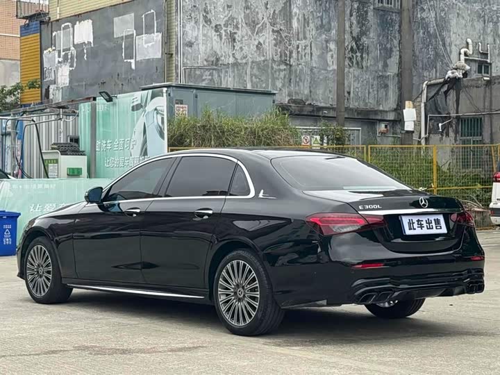 Фото 9 - Mercedes-Benz E-Class