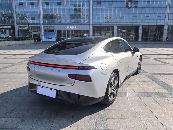 Фото 3 - XPeng P7