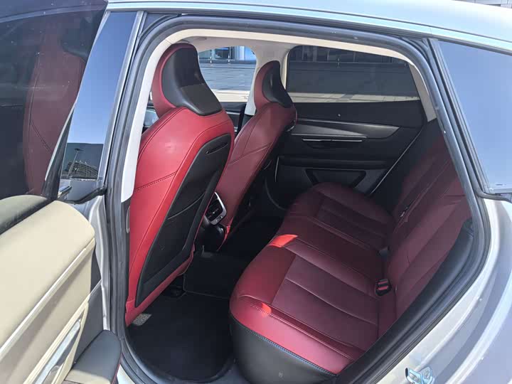 Фото 6 - XPeng P7