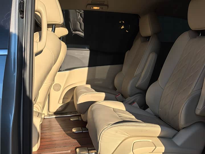 Фото 8 - Buick GL8 ES