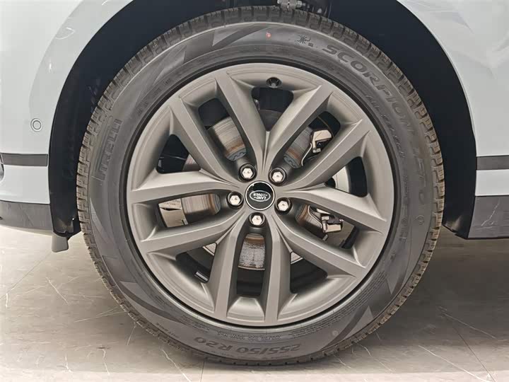 Фото 4 - Land Rover Range Rover Velar