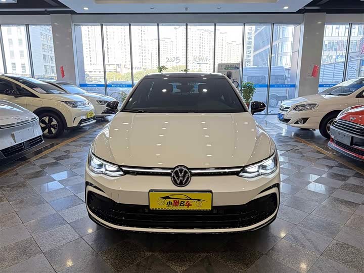 Фото 2 - Volkswagen Golf