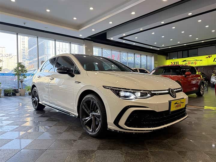 Фото 3 - Volkswagen Golf