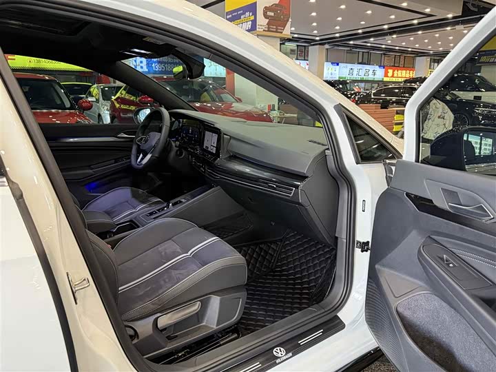 Фото 6 - Volkswagen Golf