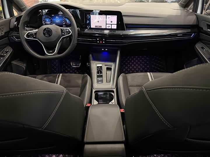 Фото 8 - Volkswagen Golf