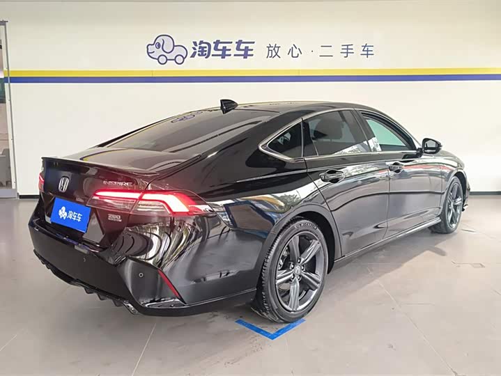 Фото 3 - Honda Inspire