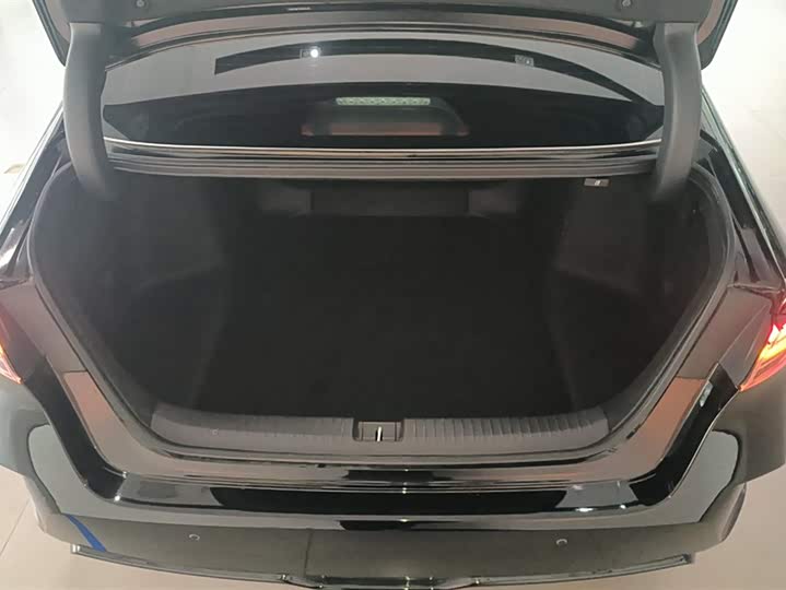 Фото 4 - Honda Inspire