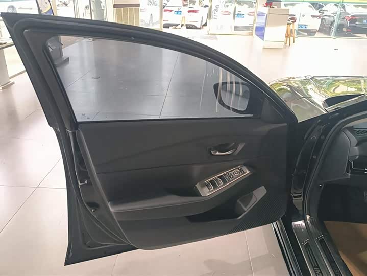 Фото 7 - Honda Inspire