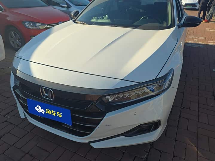 Фото 1 - Honda Accord