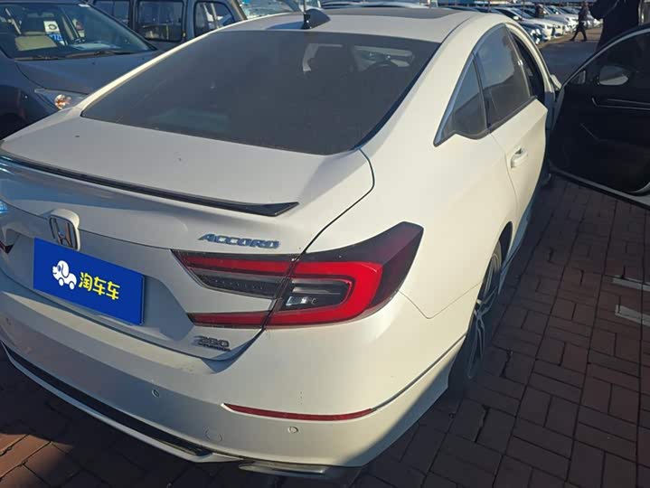 Фото 3 - Honda Accord