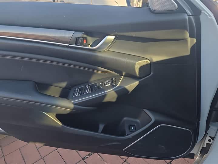 Фото 7 - Honda Accord