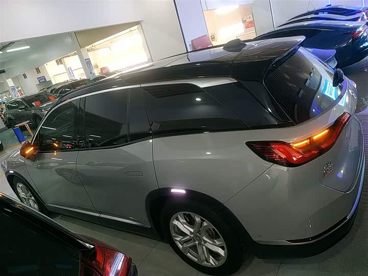 Фото 5 - Nio ES8