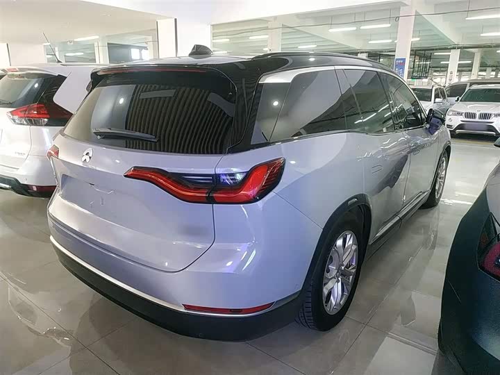 Фото 7 - Nio ES8