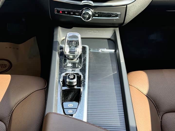 Фото 6 - Volvo XC60