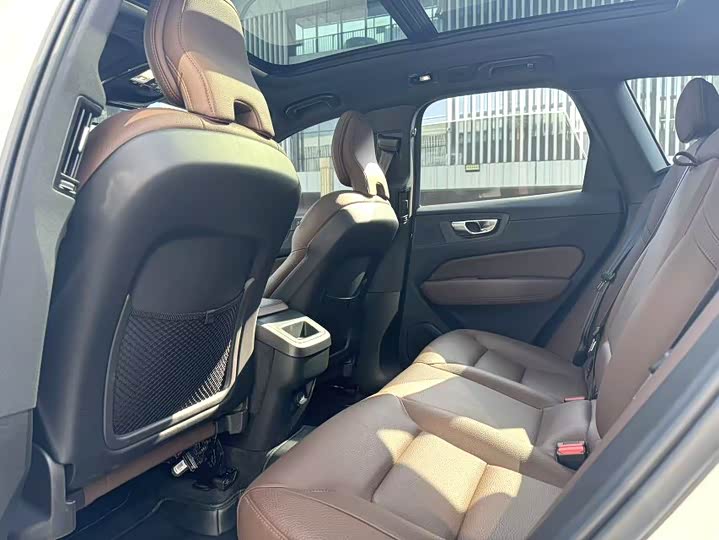 Фото 7 - Volvo XC60