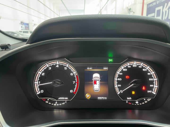 Фото 7 - Geely Coolray