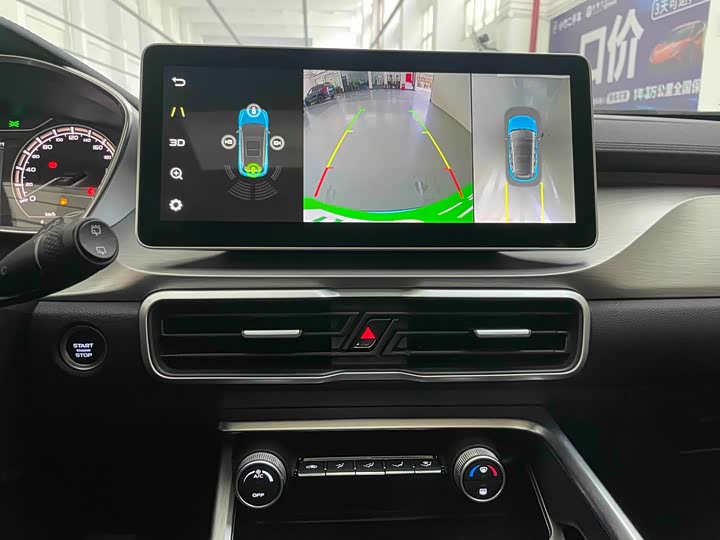 Фото 9 - Geely Coolray