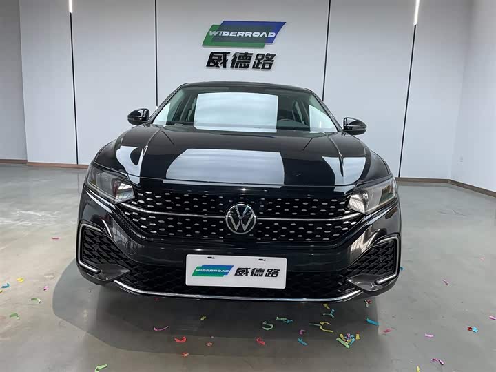 Фото 2 - Volkswagen Passat