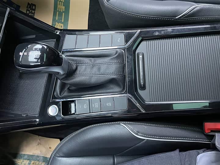 Фото 9 - Volkswagen Passat