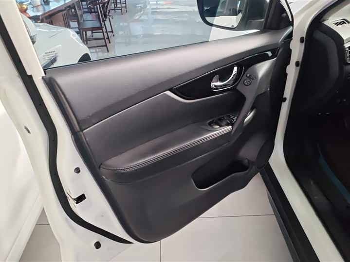 Фото 7 - Nissan X-Trail