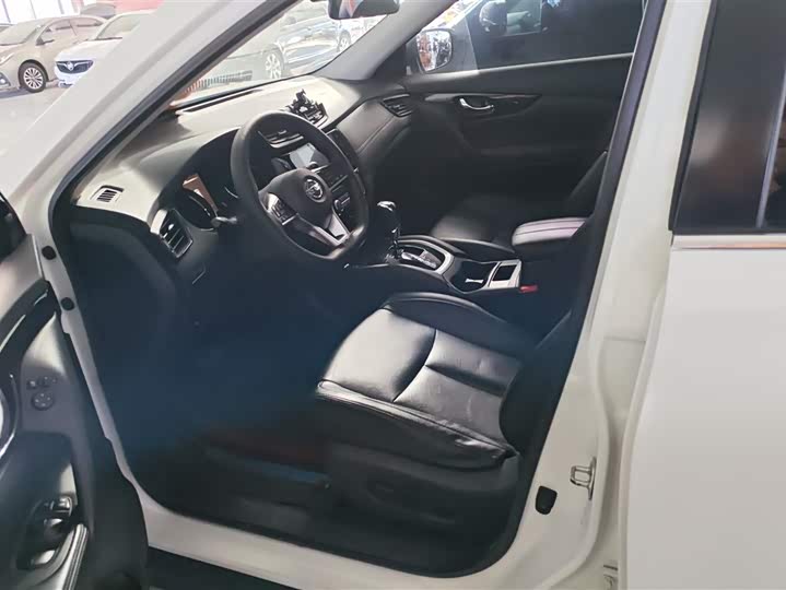 Фото 9 - Nissan X-Trail