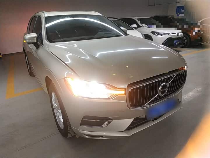 Фото 4 - Volvo XC60