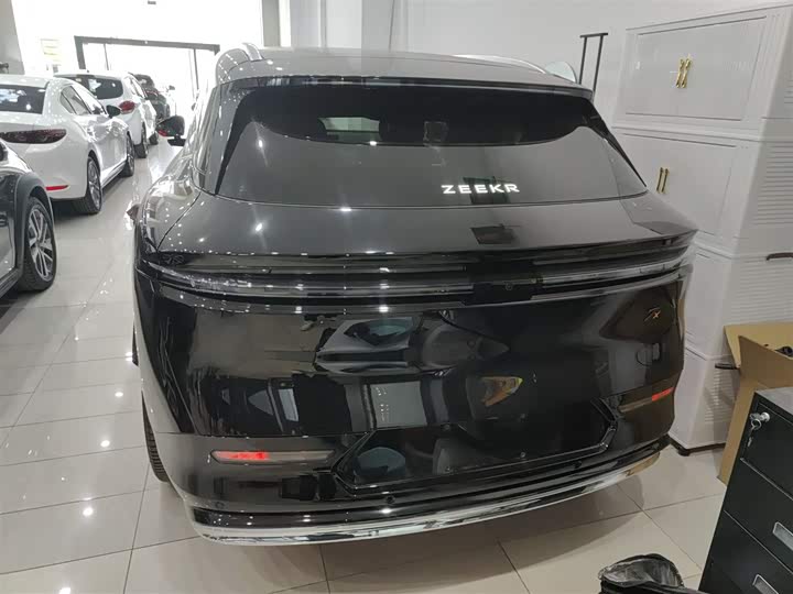 Фото 6 - Zeekr 7X