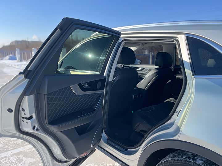 Фото 8 - Hongqi HS5