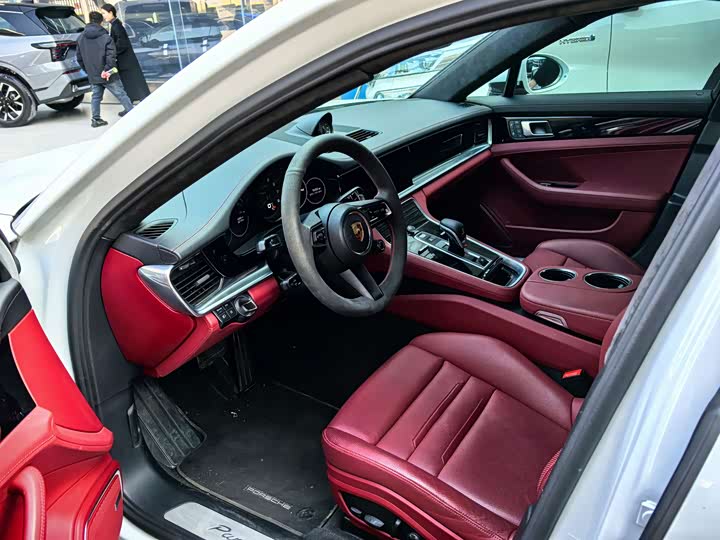 Фото 3 - Porsche Panamera