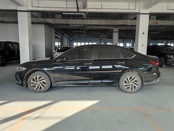 Фото 3 - Volkswagen Lavida