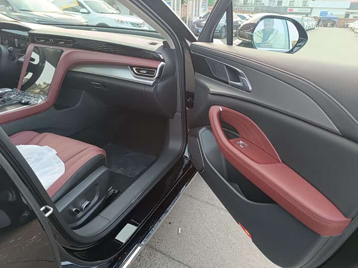 Фото 7 - Hongqi H5