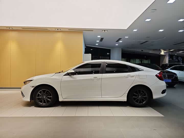 Фото 6 - Honda Civic