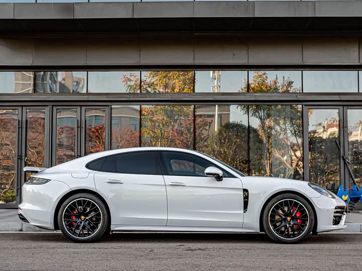 Фото 4 - Porsche Panamera