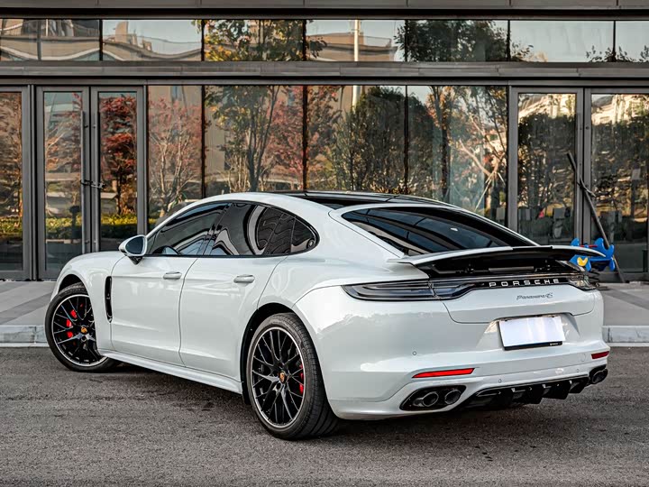 Фото 5 - Porsche Panamera