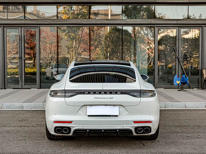 Фото 6 - Porsche Panamera