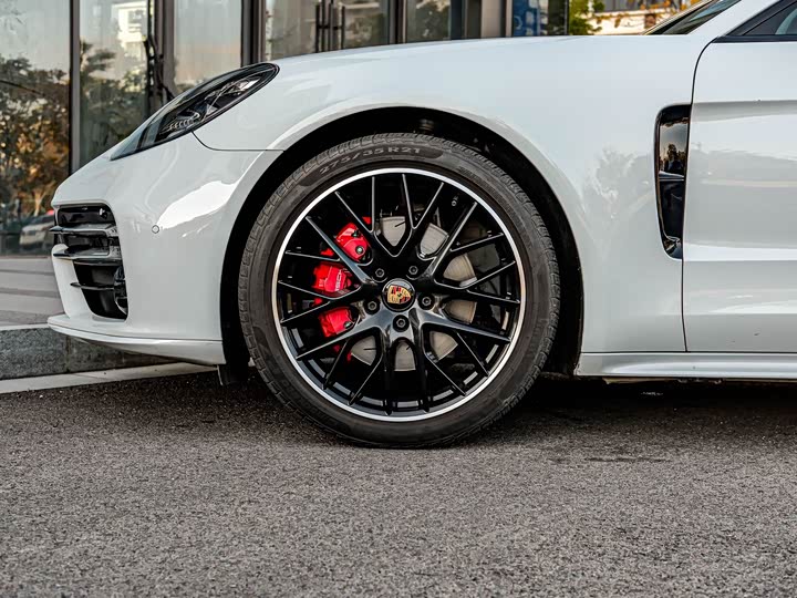 Фото 8 - Porsche Panamera