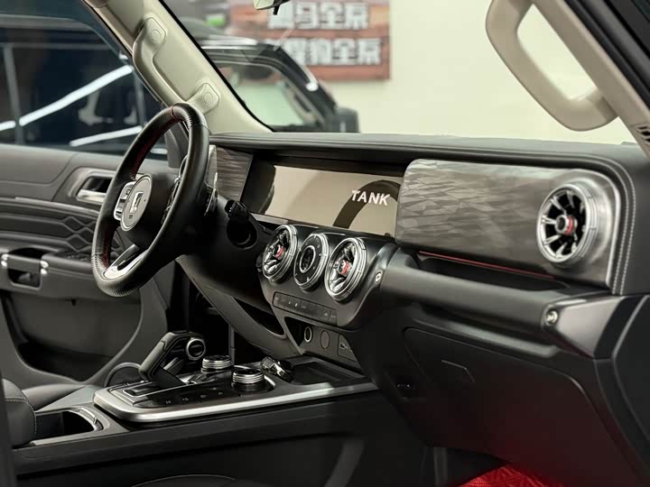 Фото 6 - Tank 300