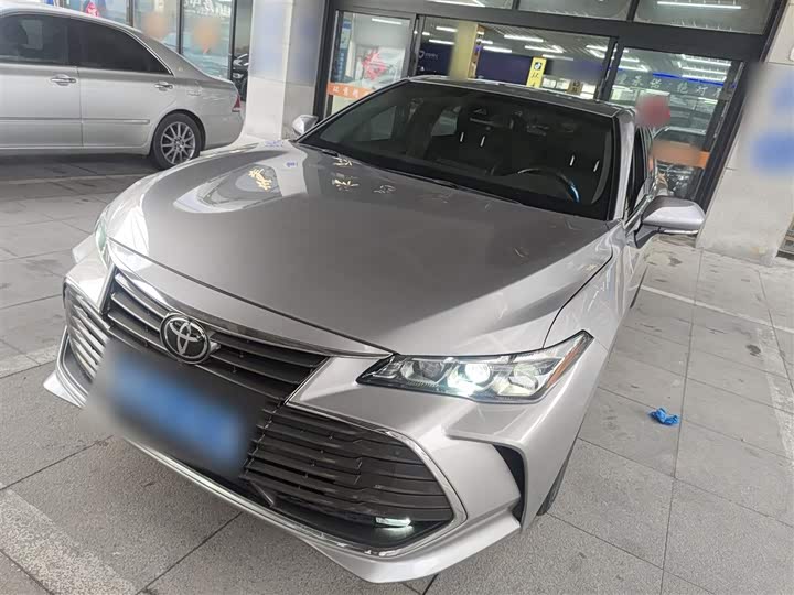 Фото 2 - Toyota Avalon