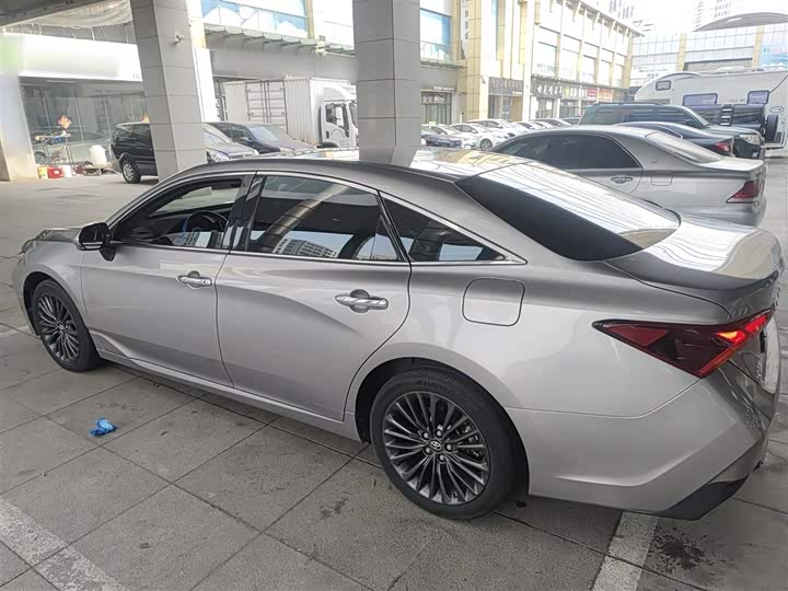 Фото 5 - Toyota Avalon