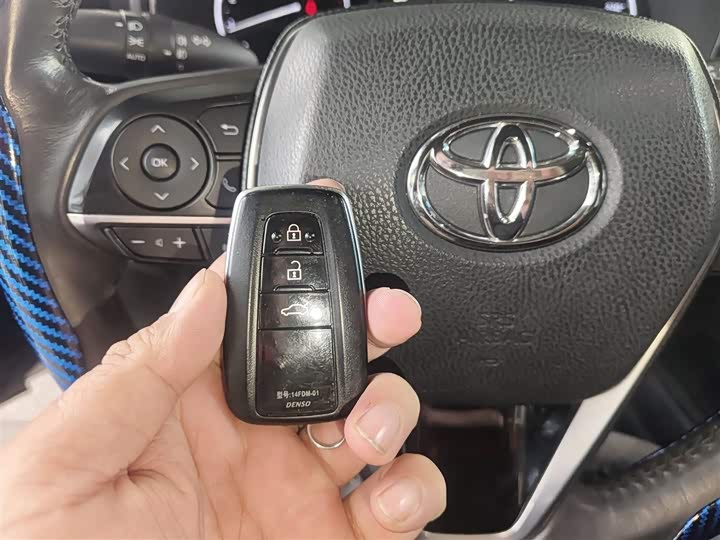 Фото 9 - Toyota Avalon