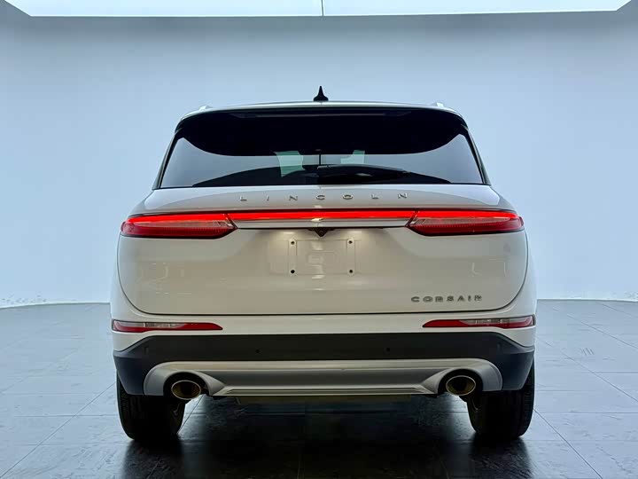 Фото 4 - Lincoln Corsair