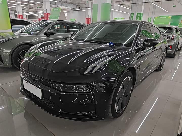 Фото 2 - Zeekr 001