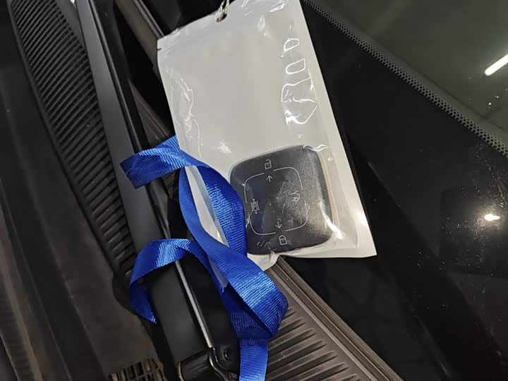 Фото 9 - Zeekr 001